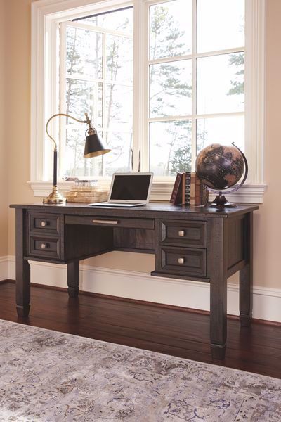 Room Shot of the Townser Home Office Desk by Ashley Furniture | Home Furniture Plus Bedding