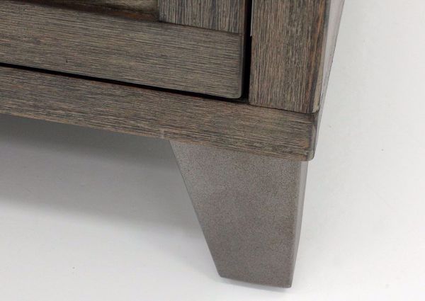 Close Up of Tapered Feet on Chaxney Coffee Table by Ashley | Home Furniture Plus Bedding