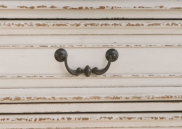 Antique White Realyn Chest of Drawers by Ashley Furniture Showing the Drawer Pull Detail | Home Furniture Plus Bedding